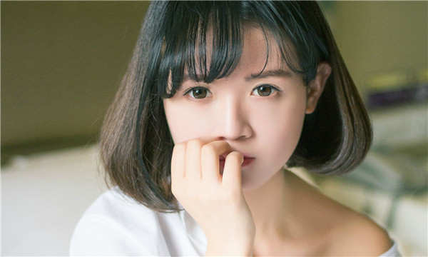 德庆人工助孕和试管的区别，你了解吗？这两个关键词是在不孕不育家庭中经常被提及的话题，尤其对于那些渴望拥有自己孩子的父母来说，理解这些差异至关重要。人工助孕，通常指人工授精，它是在女性的排卵期，通过注射受精卵来提高受孕的几率。而试管，通常是指试管婴儿技术（IVF），它则是在实验室中通过体外受精的方式，使卵子和精子结合形成胚胎，最后移植回女性体内。简单来说，人工助孕更注重于提高受孕的机会，而试管则是借助更